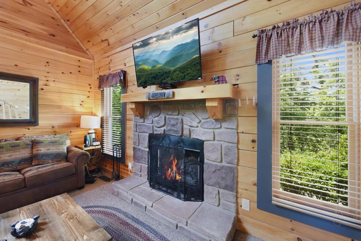 Ryes And Shine Bootlegger'S Cabin! Hot Tub* Pool* Arcade* Billiards *Ev * Pet Friendly Сивиървил Екстериор снимка