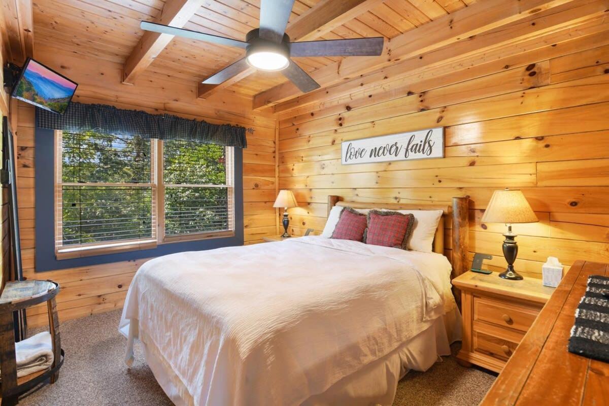 Ryes And Shine Bootlegger'S Cabin! Hot Tub* Pool* Arcade* Billiards *Ev * Pet Friendly Сивиървил Екстериор снимка