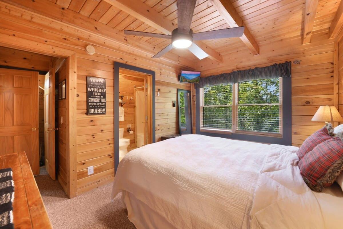 Ryes And Shine Bootlegger'S Cabin! Hot Tub* Pool* Arcade* Billiards *Ev * Pet Friendly Сивиървил Екстериор снимка