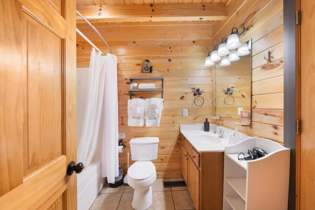 Ryes And Shine Bootlegger'S Cabin! Hot Tub* Pool* Arcade* Billiards *Ev * Pet Friendly Сивиървил Екстериор снимка