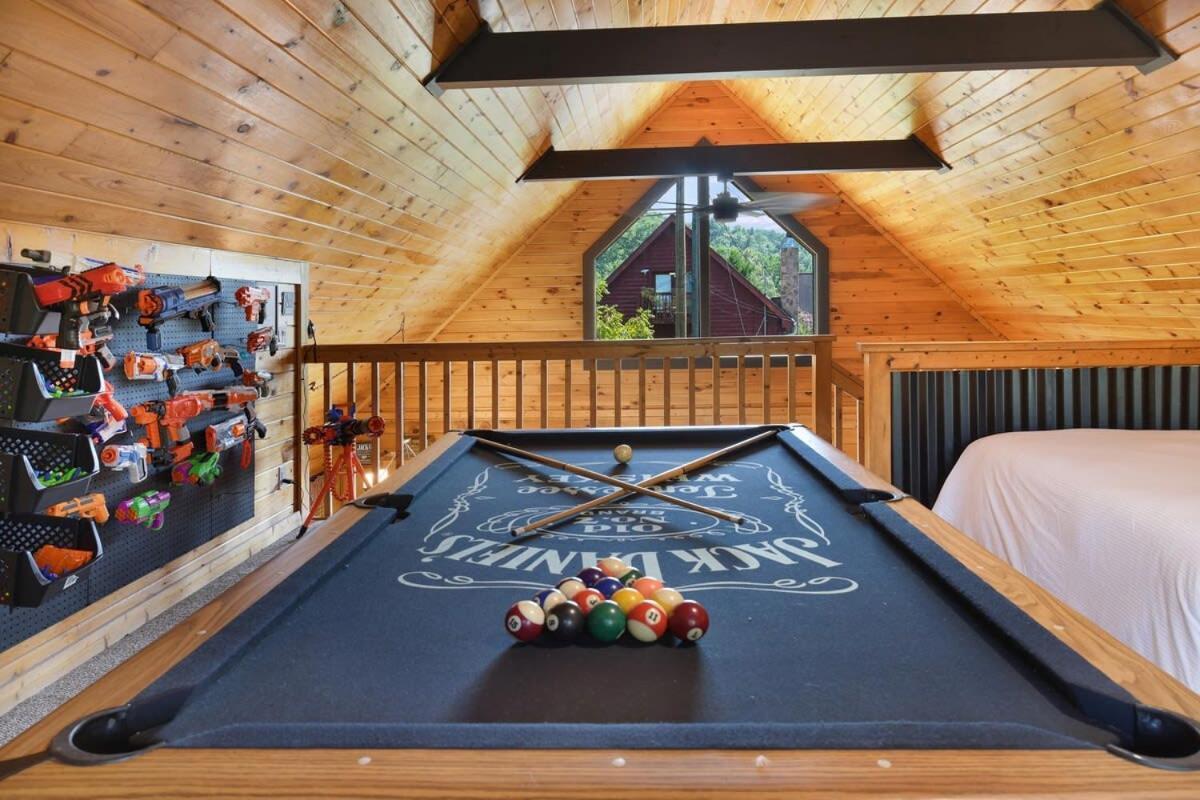 Ryes And Shine Bootlegger'S Cabin! Hot Tub* Pool* Arcade* Billiards *Ev * Pet Friendly Сивиървил Екстериор снимка