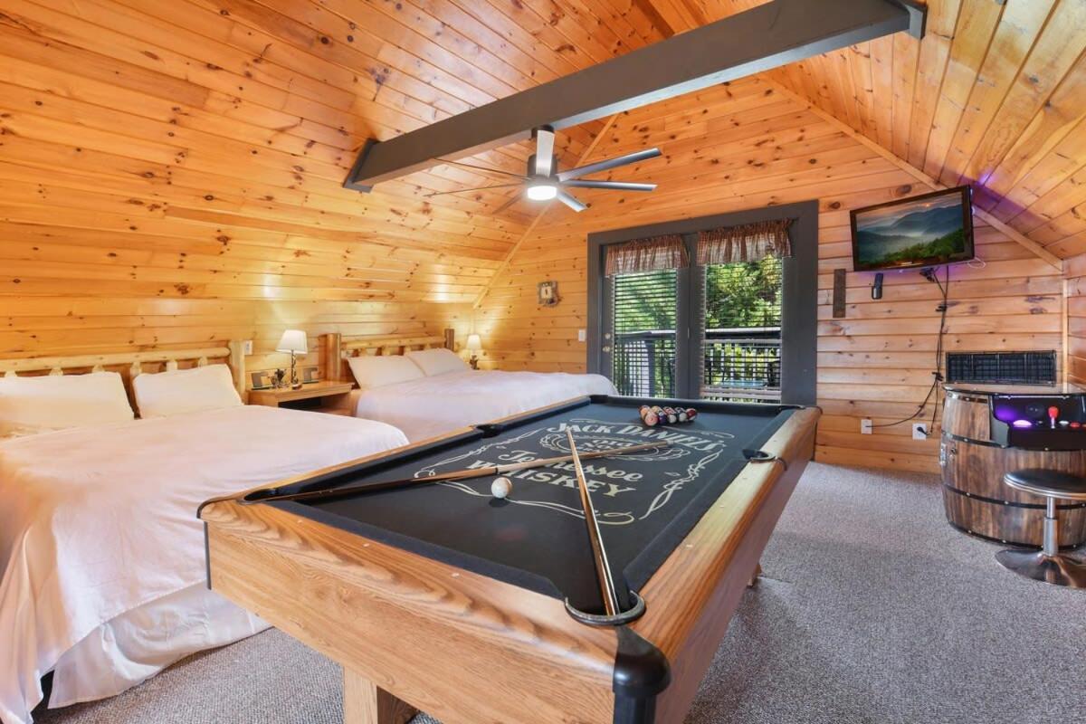 Ryes And Shine Bootlegger'S Cabin! Hot Tub* Pool* Arcade* Billiards *Ev * Pet Friendly Сивиървил Екстериор снимка