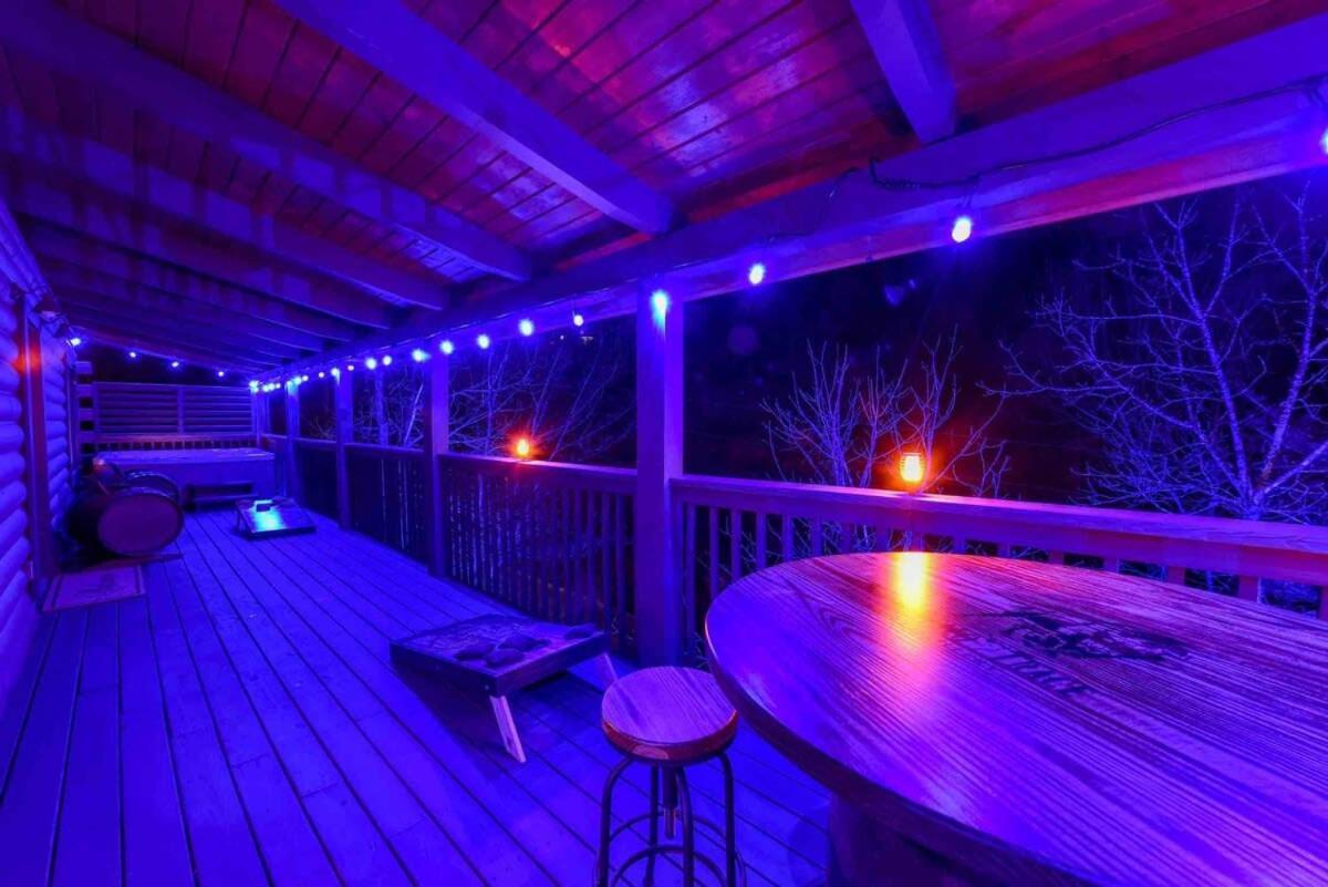 Ryes And Shine Bootlegger'S Cabin! Hot Tub* Pool* Arcade* Billiards *Ev * Pet Friendly Сивиървил Екстериор снимка