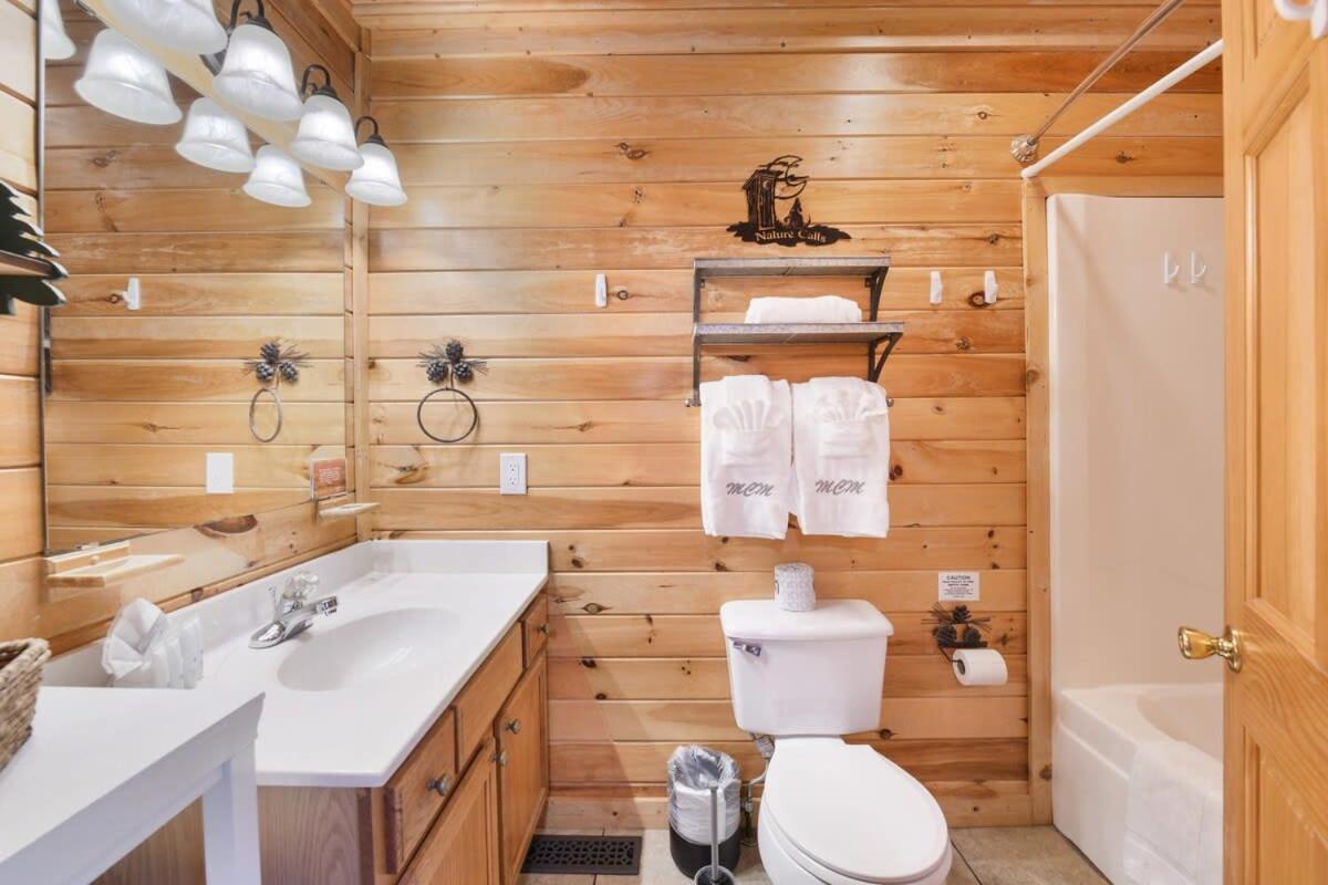 Ryes And Shine Bootlegger'S Cabin! Hot Tub* Pool* Arcade* Billiards *Ev * Pet Friendly Сивиървил Екстериор снимка