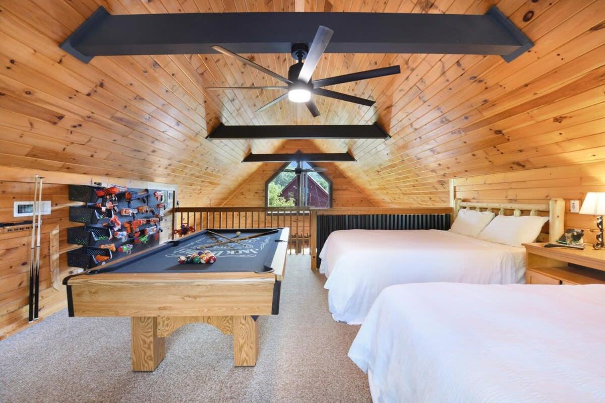 Ryes And Shine Bootlegger'S Cabin! Hot Tub* Pool* Arcade* Billiards *Ev * Pet Friendly Сивиървил Екстериор снимка