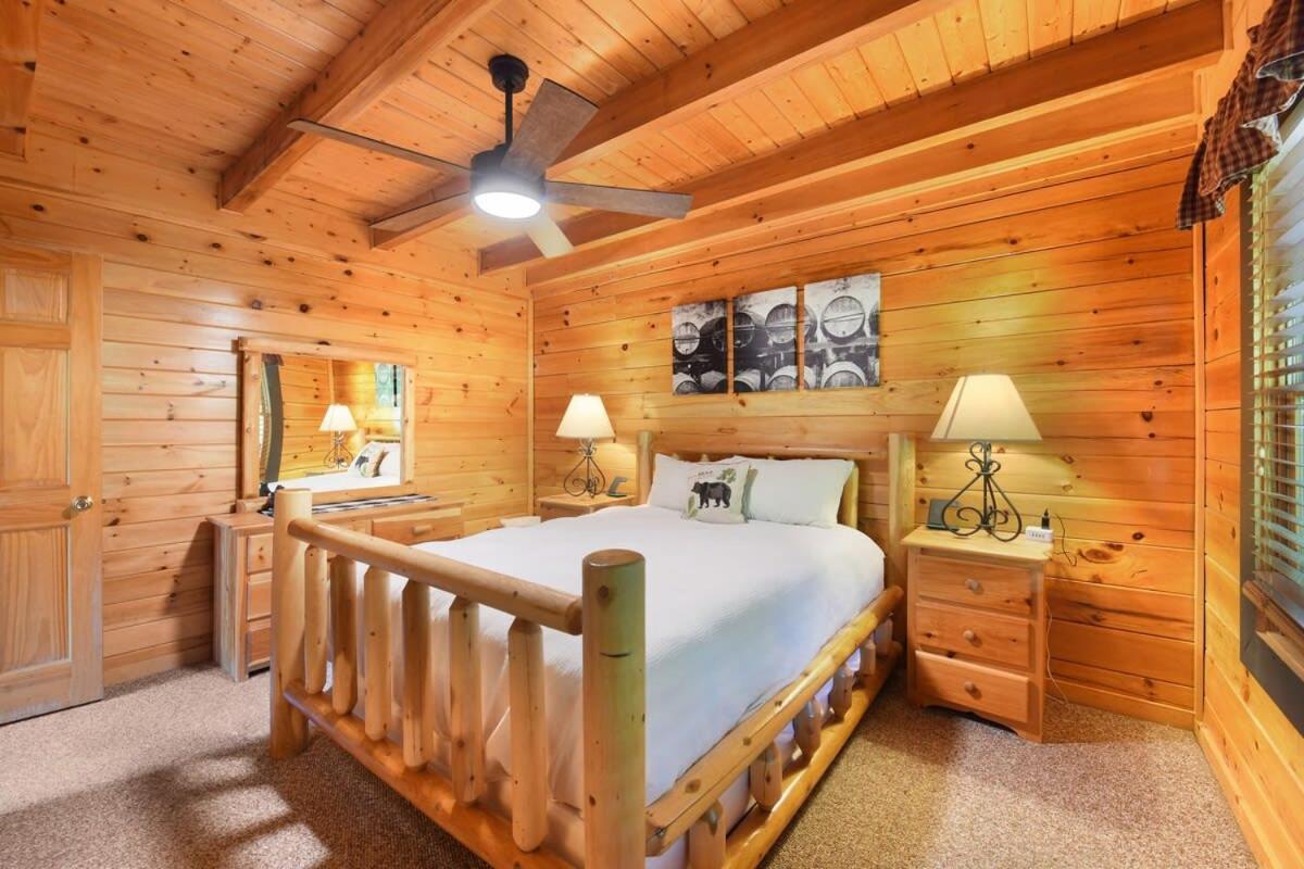 Ryes And Shine Bootlegger'S Cabin! Hot Tub* Pool* Arcade* Billiards *Ev * Pet Friendly Сивиървил Екстериор снимка