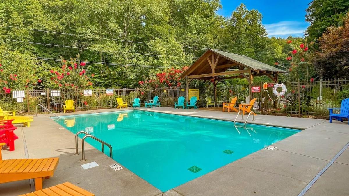 Ryes And Shine Bootlegger'S Cabin! Hot Tub* Pool* Arcade* Billiards *Ev * Pet Friendly Сивиървил Екстериор снимка
